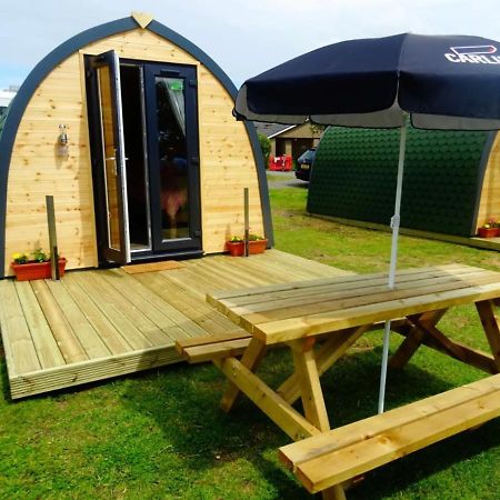 Gateway Glamping Pods Hotel Llanelli Bagian luar foto